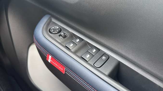 Citroen C3 Aircross 1.2 Hybrid [145] Collection 5dr e-DCS6 Petrol Hatchback - Image 19